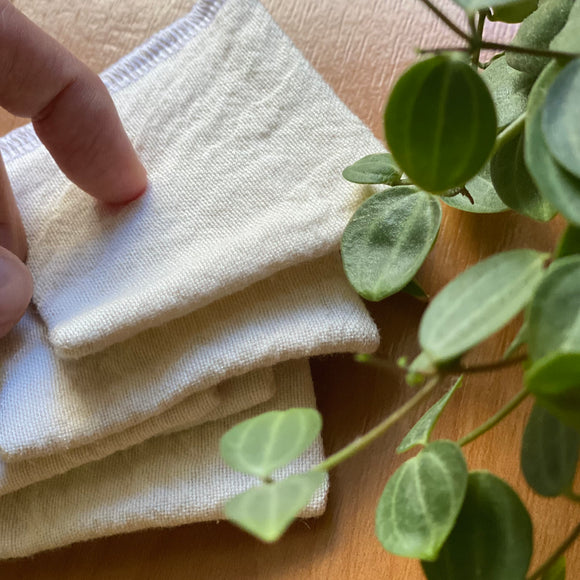 リサイクルシルク+リサイクルコットンのパフ /    Recycled silk & cotton pads